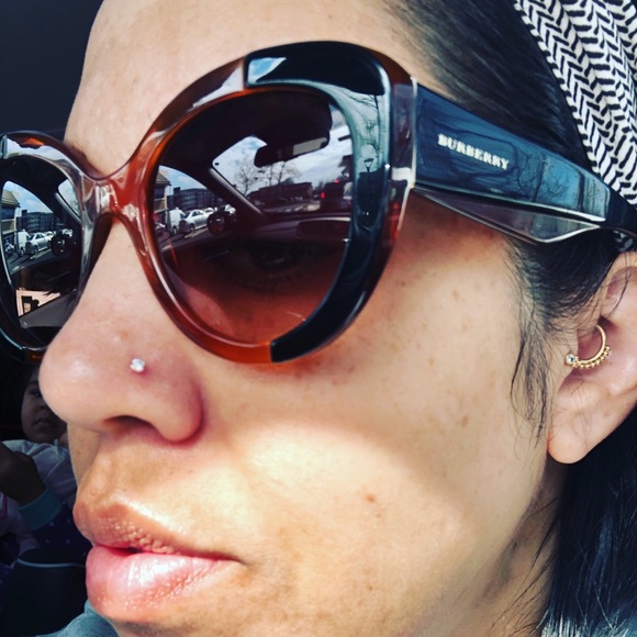 Meet your Posher, Gina - Picture 2 of 8